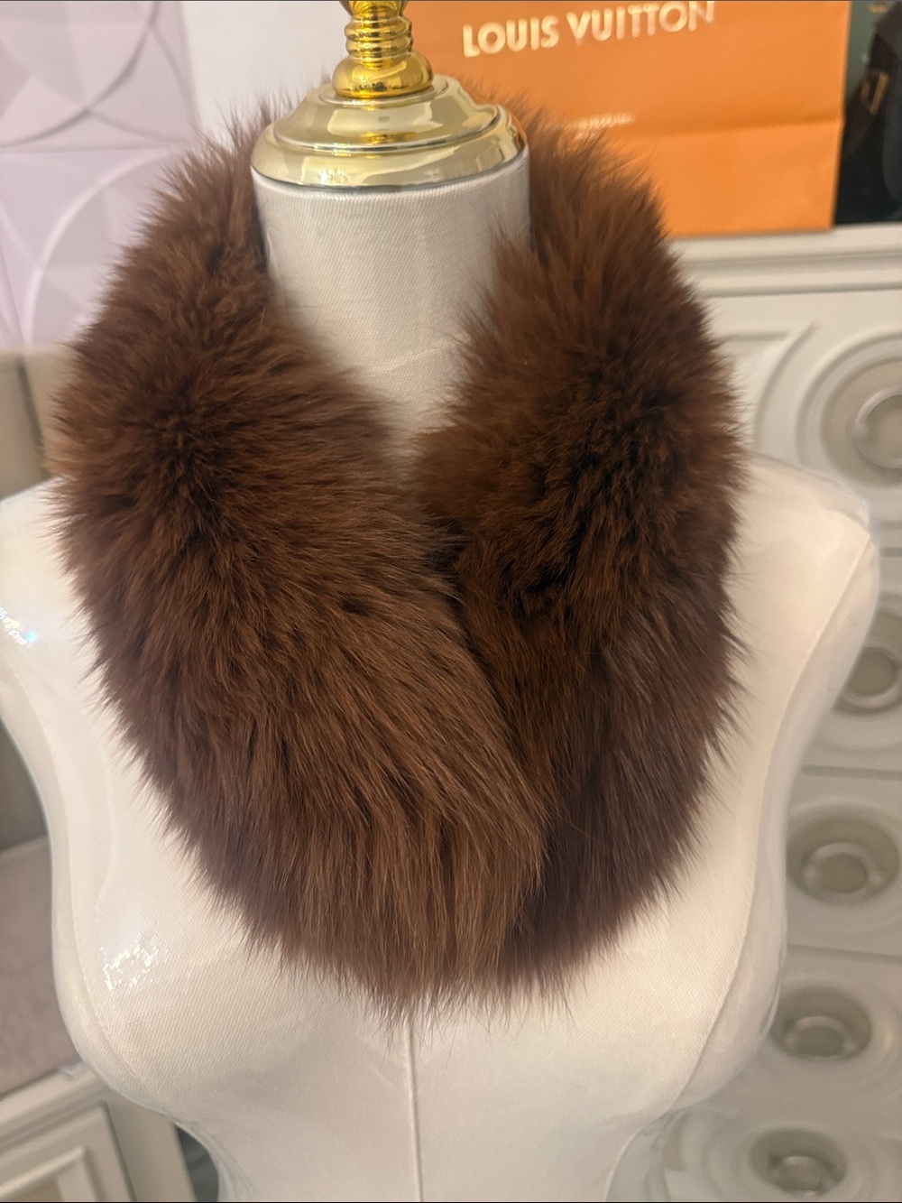 Saga Fox fur collar